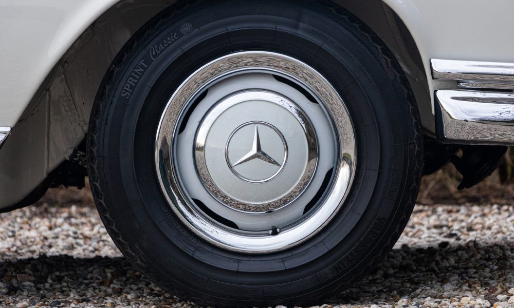 28-RAOW-Mercedes-250-SE-Automatic