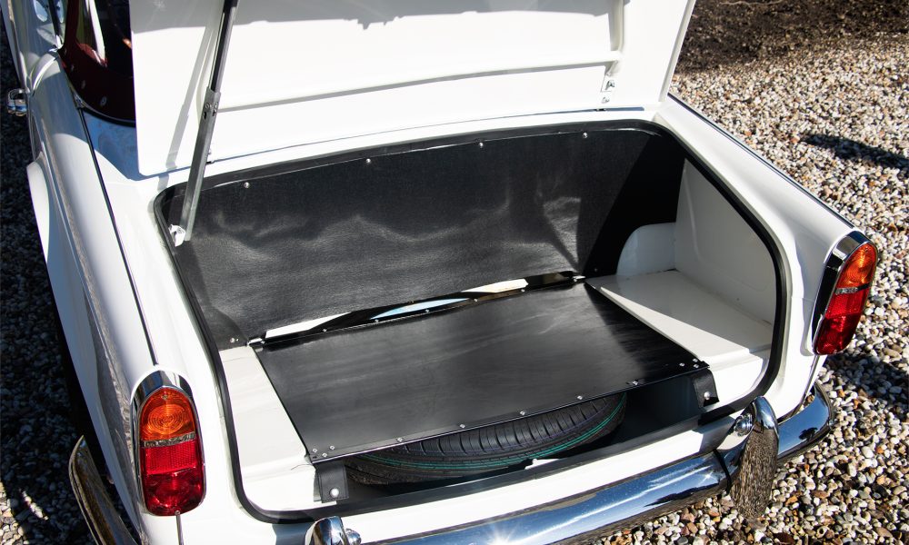 28-RAOW-Triumnph-TR4