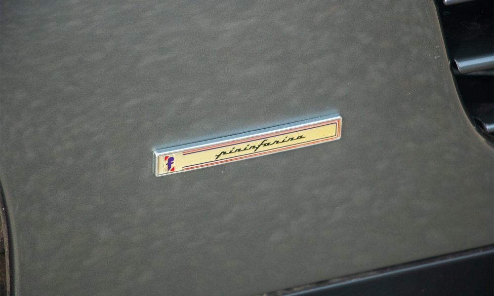 32-RAOW-Ferrari-Testarosssa-Grigio