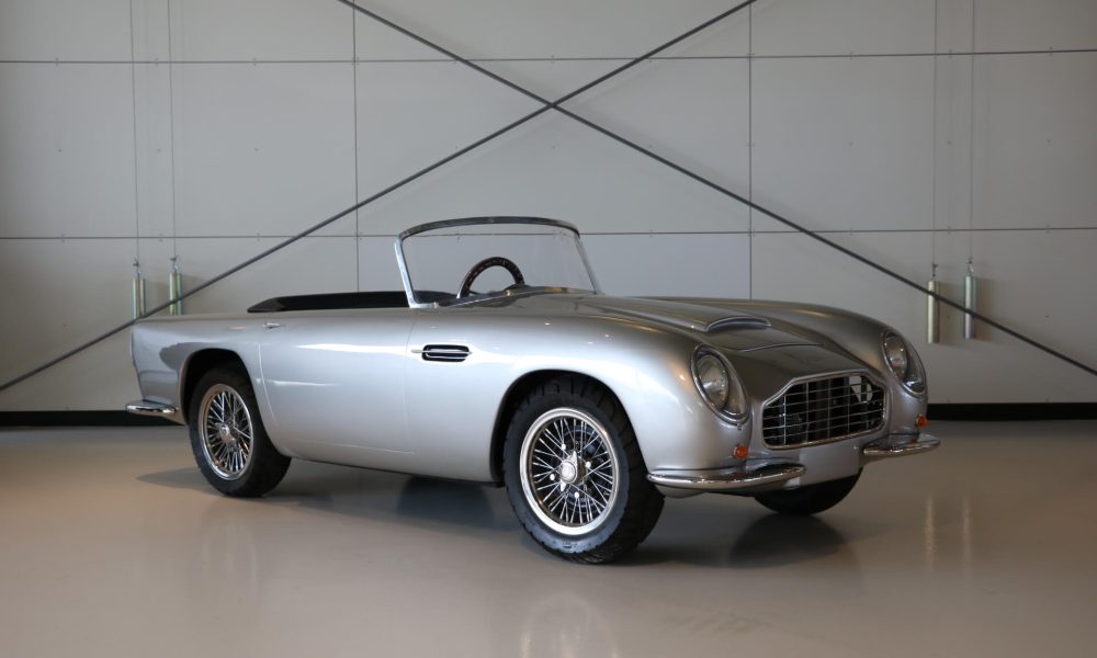 5-aston-martin-james-bond-silver-birch-001