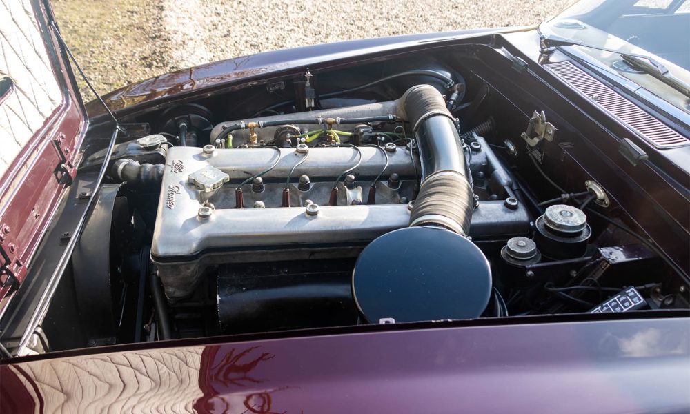 RAOW-Alfa-Romeo-2600-Bordeaux_0000s_0010_RAOW-Alfa-Romeo-2600-24