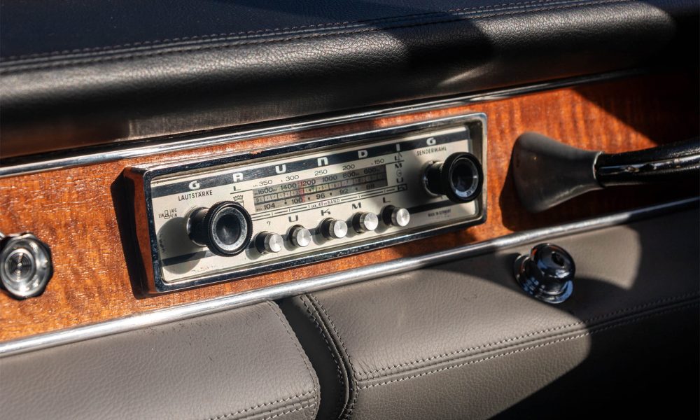 RAOW-Alfa-Romeo-2600-Bordeaux_0000s_0015_RAOW-Alfa-Romeo-2600-19