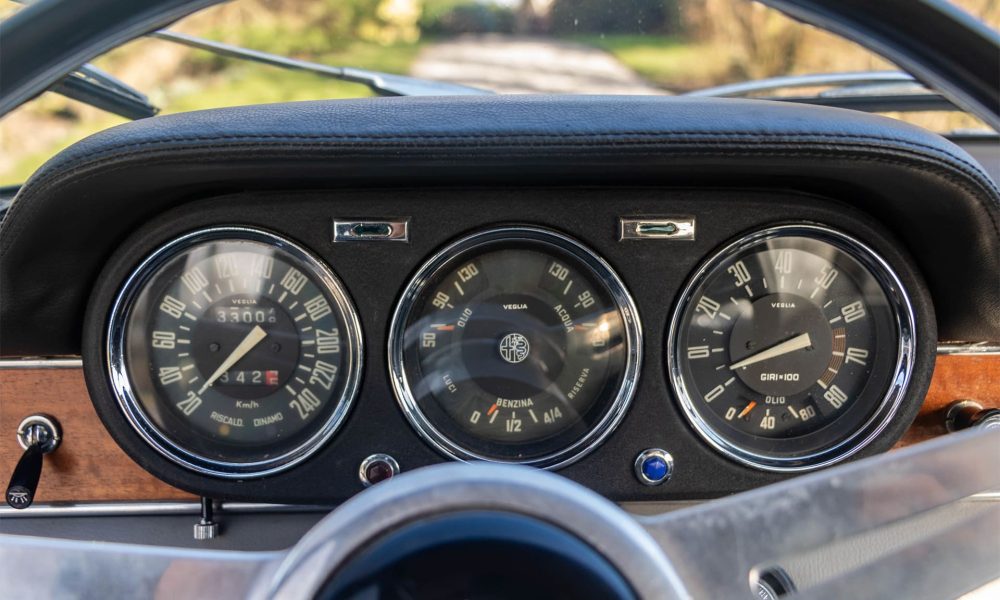 RAOW-Alfa-Romeo-2600-Bordeaux_0000s_0018_RAOW-Alfa-Romeo-2600-16