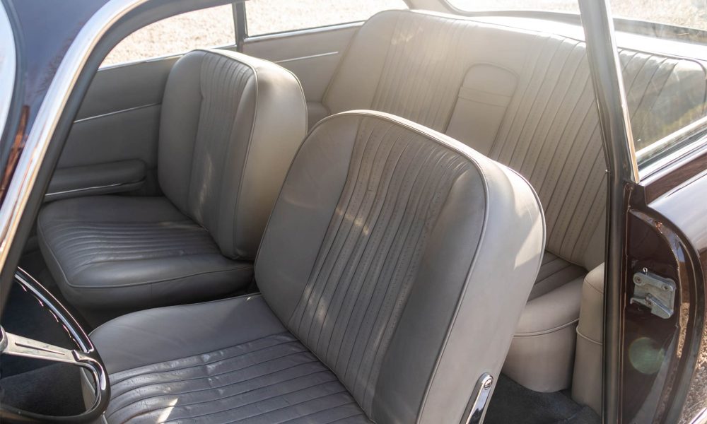 RAOW-Alfa-Romeo-2600-Bordeaux_0000s_0020_RAOW-Alfa-Romeo-2600-14