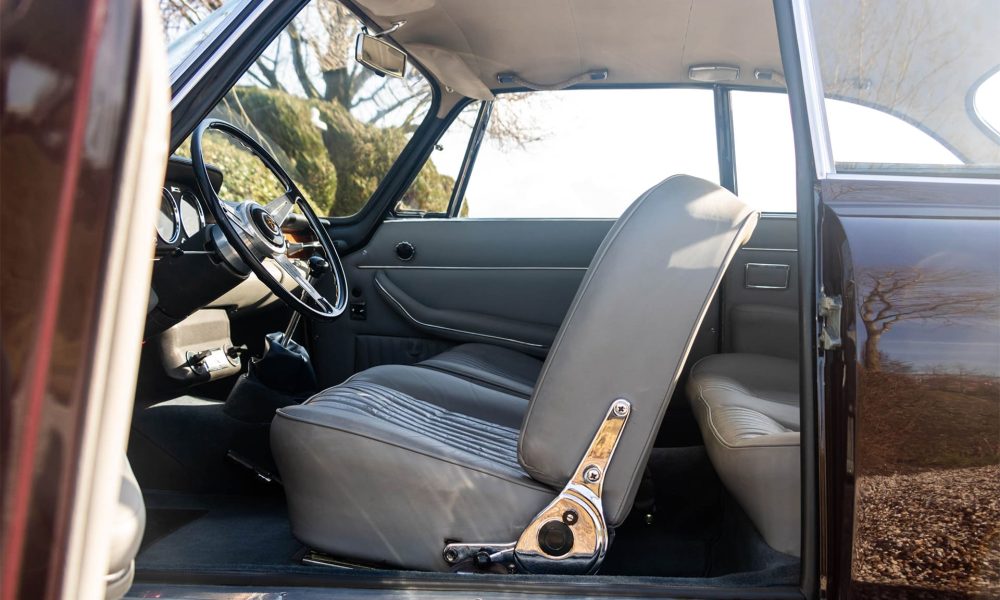 RAOW-Alfa-Romeo-2600-Bordeaux_0000s_0021_RAOW-Alfa-Romeo-2600-13