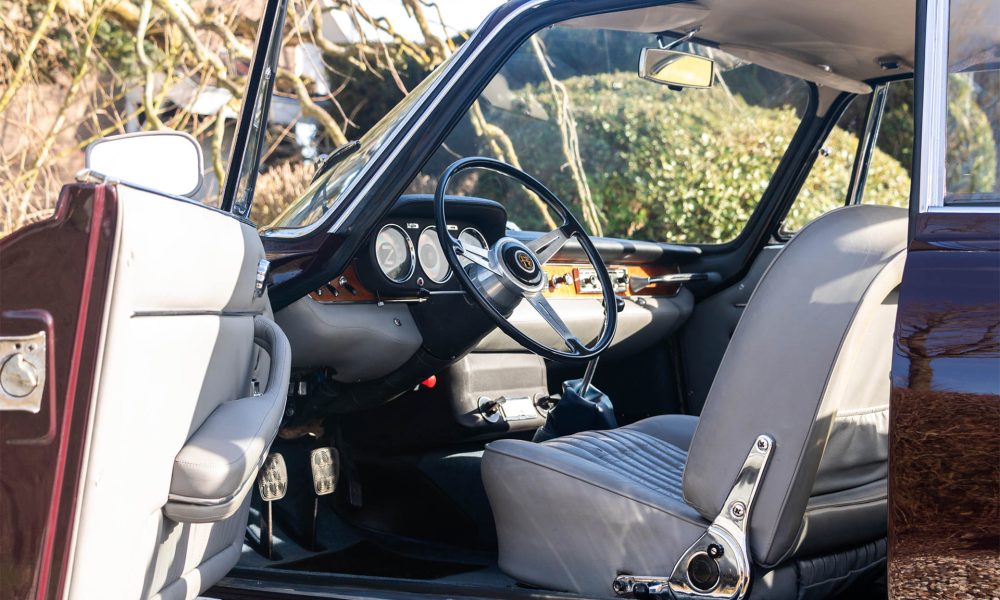 RAOW-Alfa-Romeo-2600-Bordeaux_0000s_0022_RAOW-Alfa-Romeo-2600-12