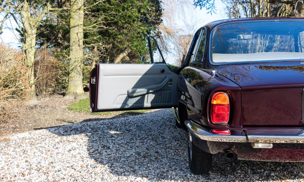 RAOW-Alfa-Romeo-2600-Bordeaux_0000s_0023_RAOW-Alfa-Romeo-2600-11