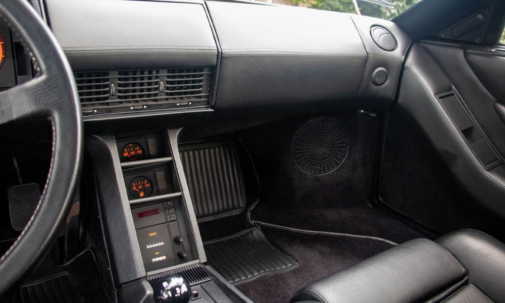 RAOW-Ferrari-Testarossa-White_0016_Ferrari-testarossa-white-17