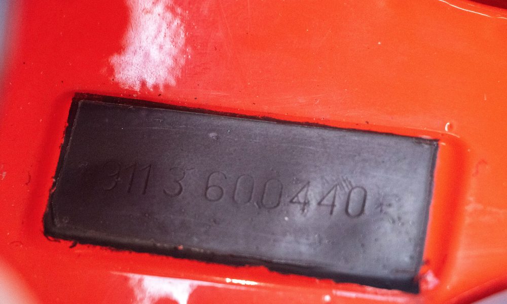 RAOW-Porsche-Carrera-Red_0000s_0003_Porsche-Carrera-Red-25