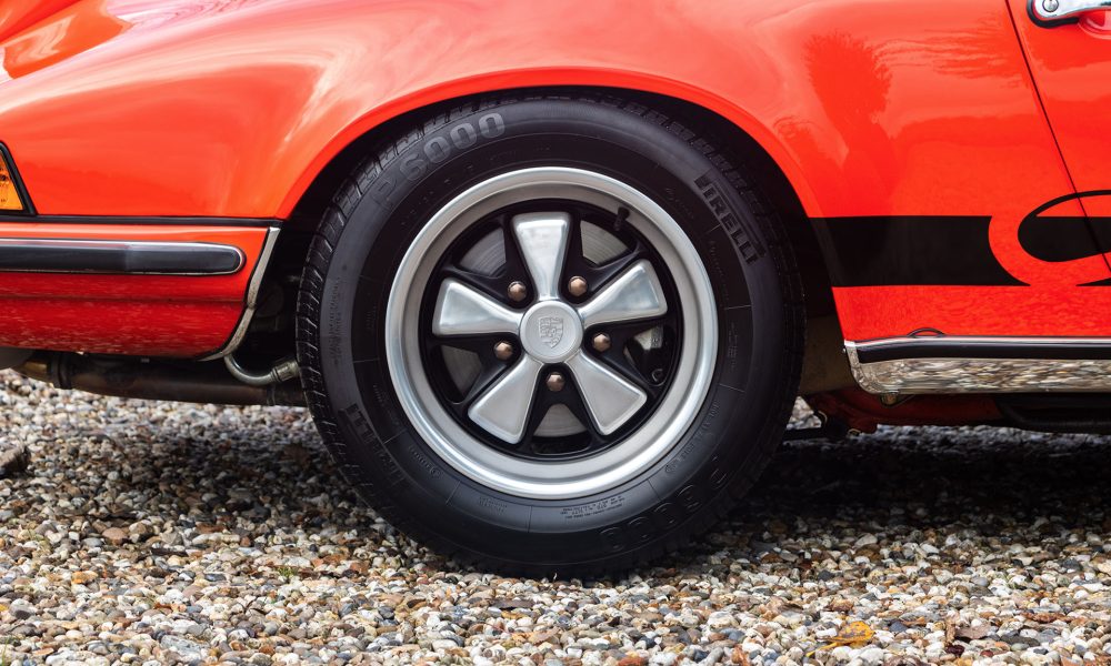 RAOW-Porsche-Carrera-Red_0000s_0009_Porsche-Carrera-Red-19