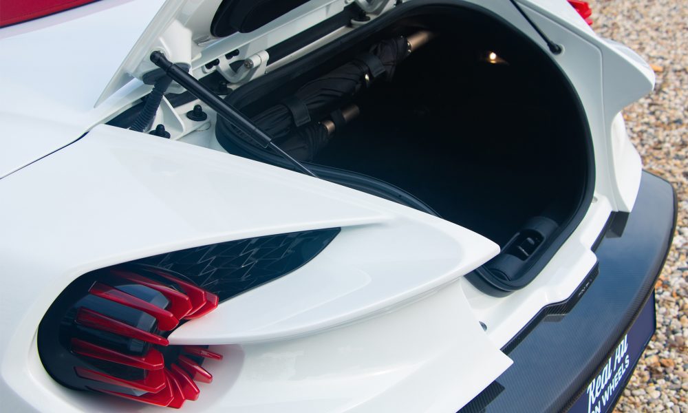 RAOW-_0000s_0014_RAOW-Aston-Martin-Vanquish-Zagato-MM-35