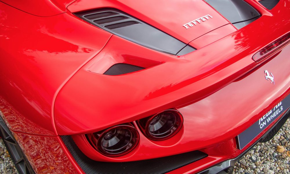 RAOW ferrari f8-43