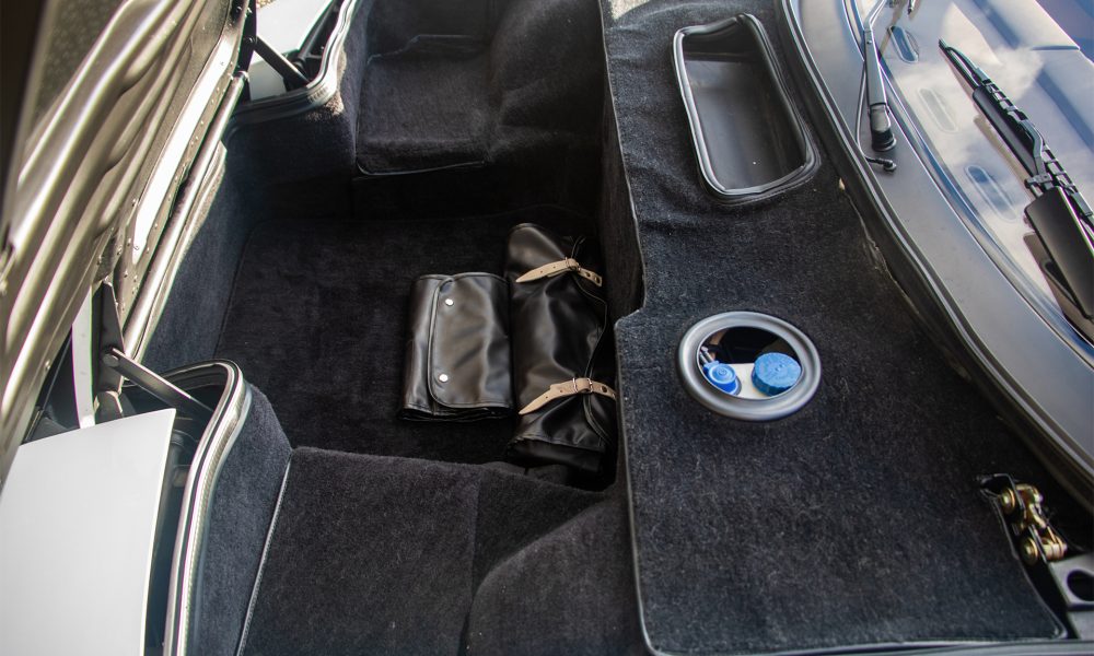 RAOW-ferrari-testarossa-white_0000s_0005_RAOW-ferrari-testarossa-white-bewerkt-29