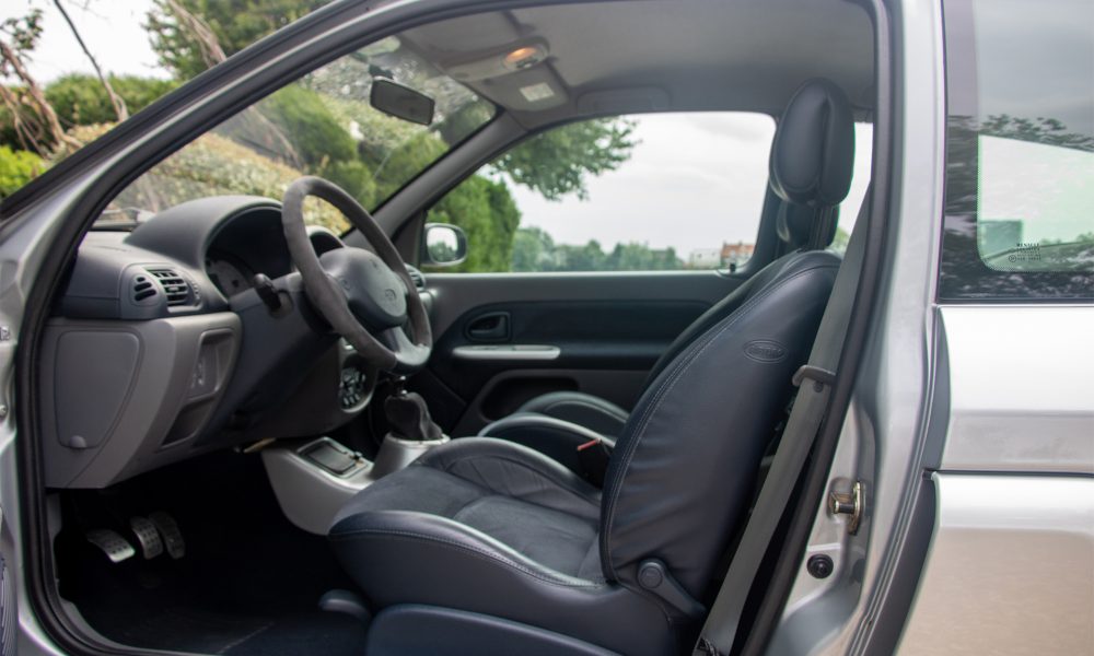 Renault-Clio-Sport-V6_0000s_0016_Renault-Clio-Sport-V6-bewerkt-12