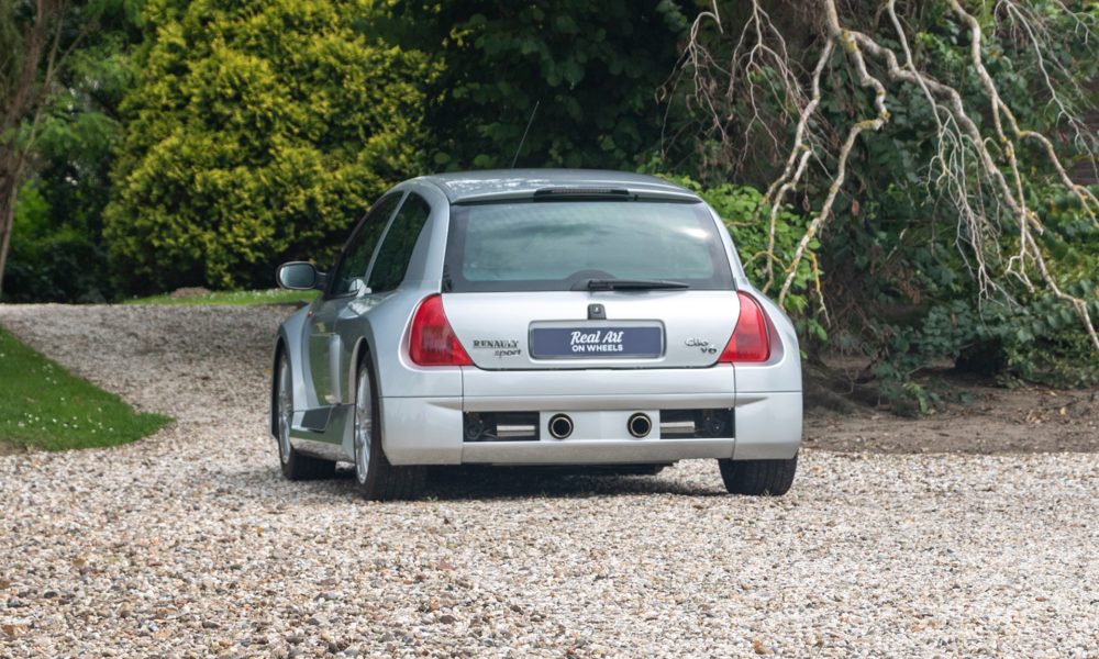 Renault-Clio-Sport-V6_0000s_0020_Renault-Clio-Sport-V6-bewerkt-8