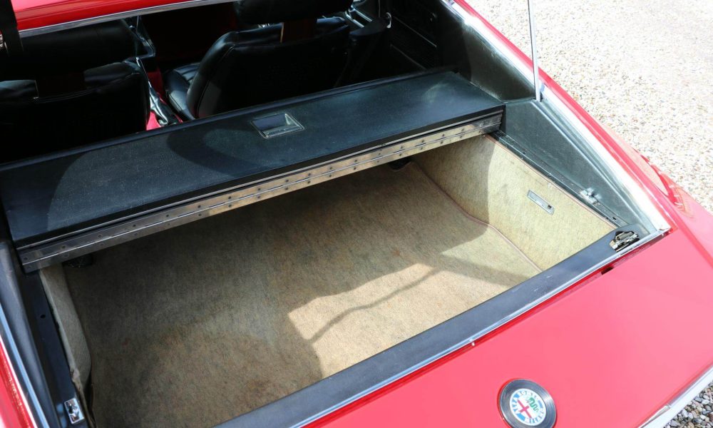 alfa-romeo-montreal-36