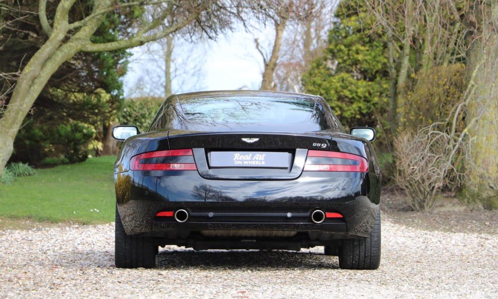 aston-martin-db9-6