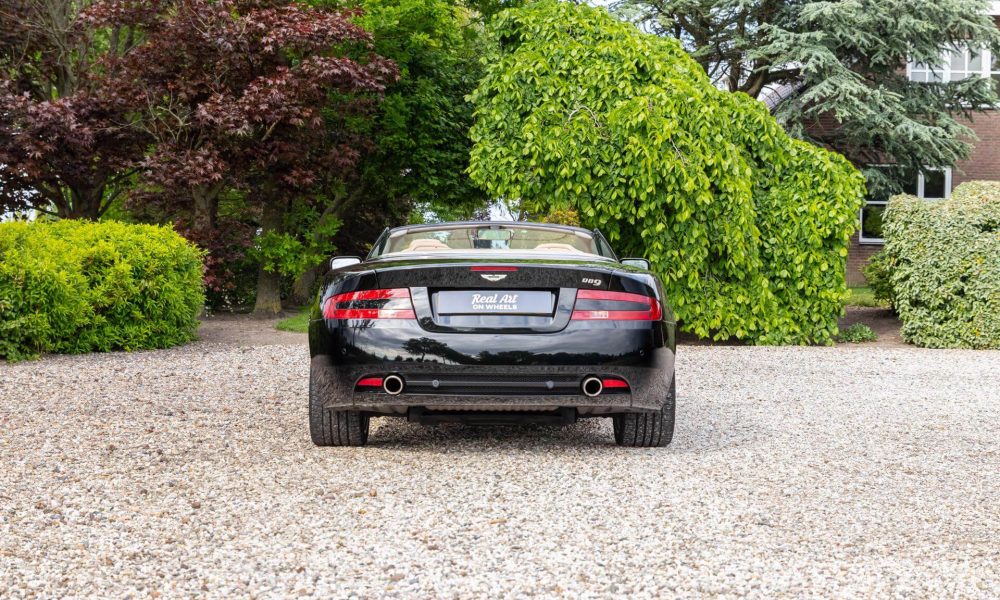 aston-martin-db9-volante-10