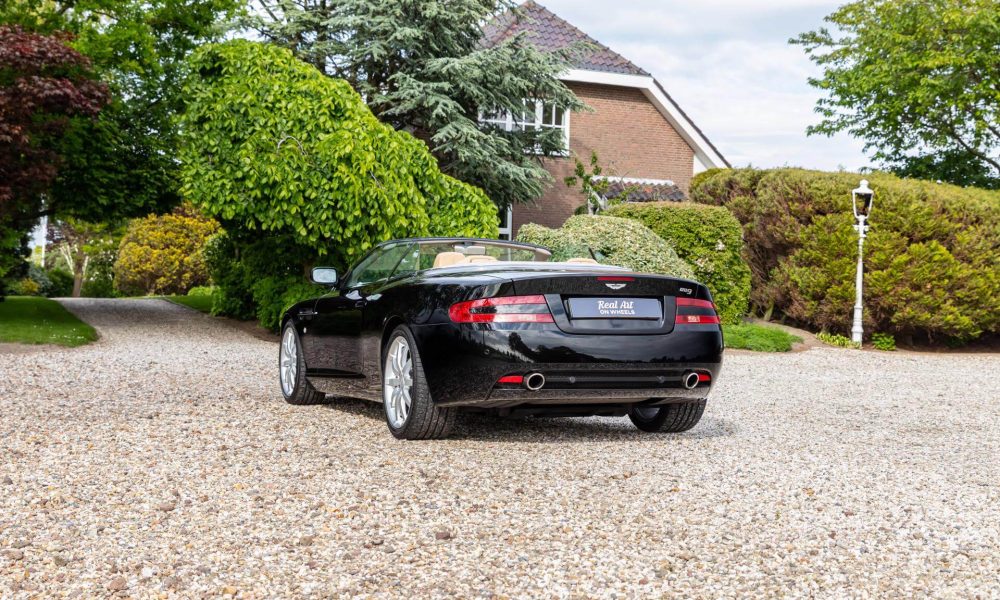 aston-martin-db9-volante-11