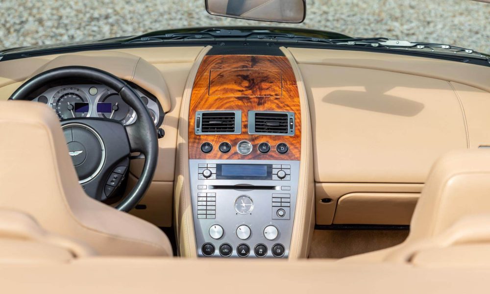 aston-martin-db9-volante-18