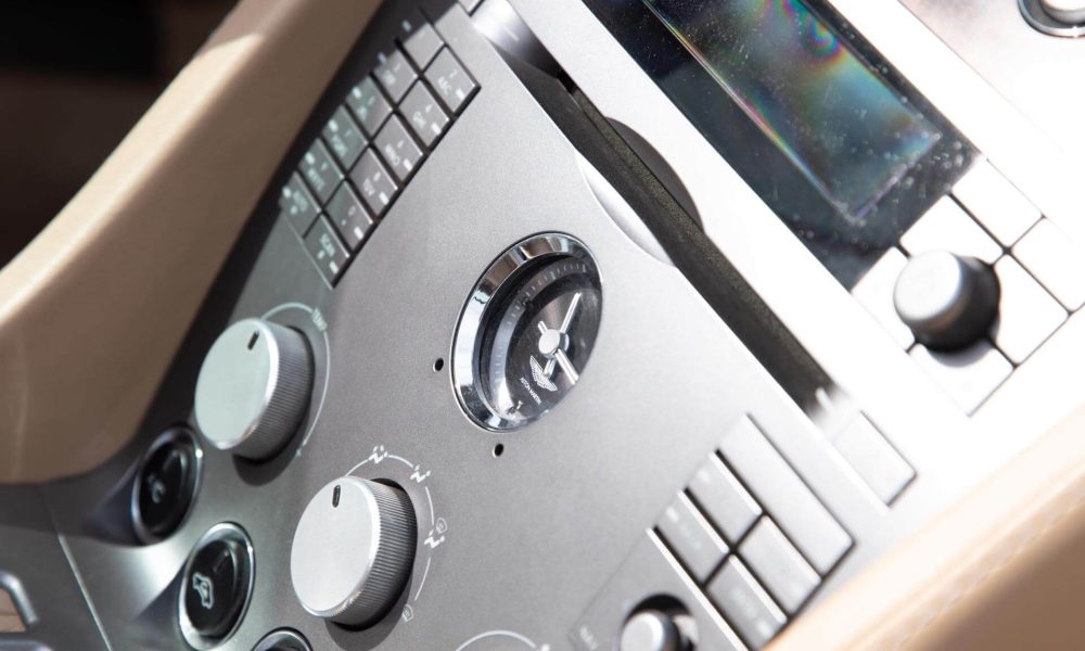 aston-martin-db9-volante-20