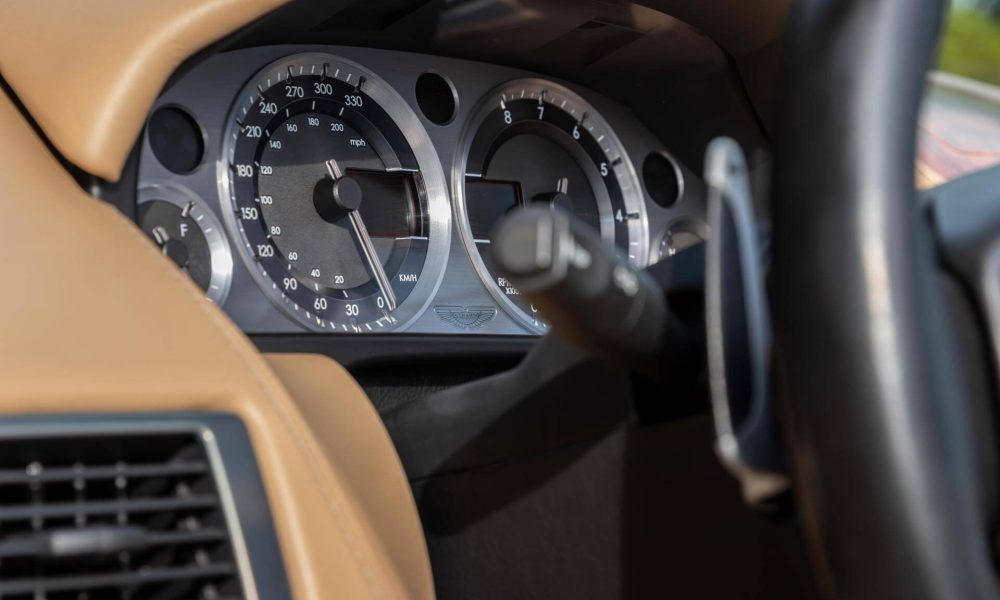 aston-martin-db9-volante-26