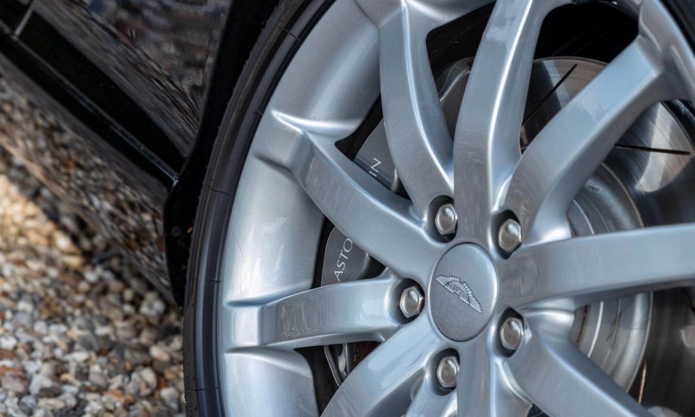 aston-martin-db9-volante-31