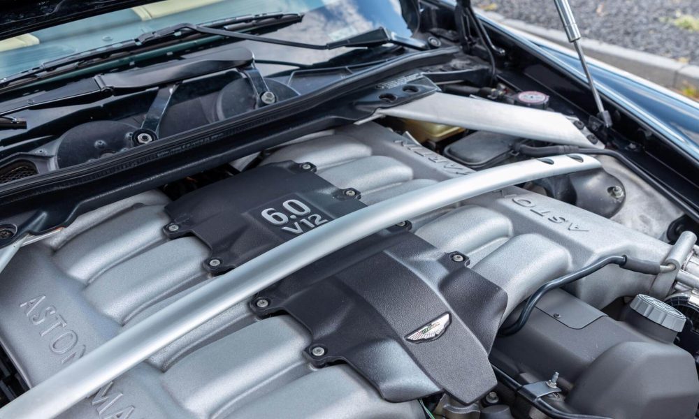 aston-martin-db9-volante-33