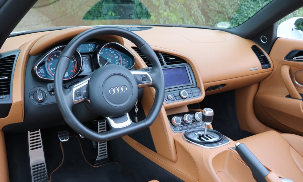 audi-r8-v10-manual-13-2048x1365