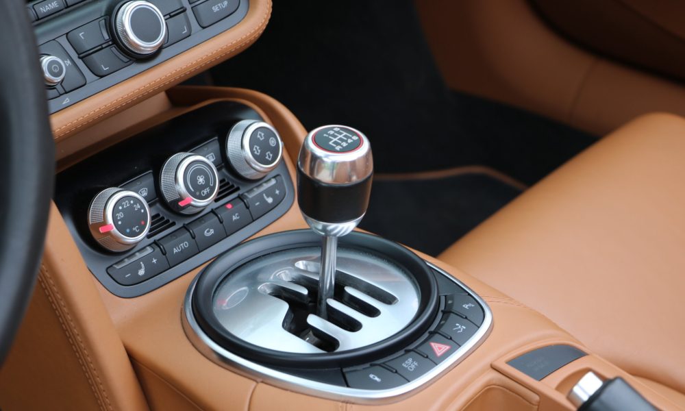 audi-r8-v10-manual-14-2048x1365