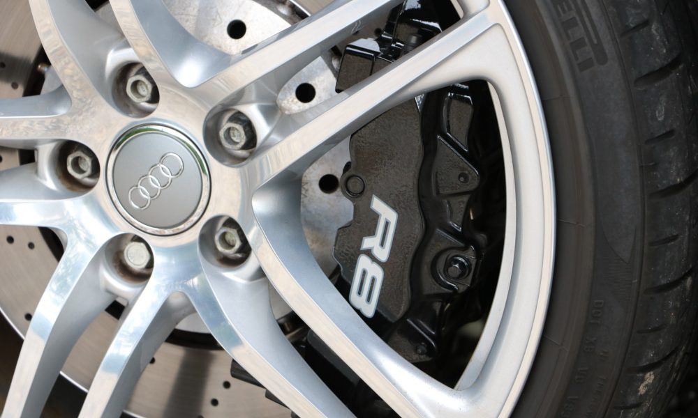 audi-r8-v10-manual-17-2048x1365