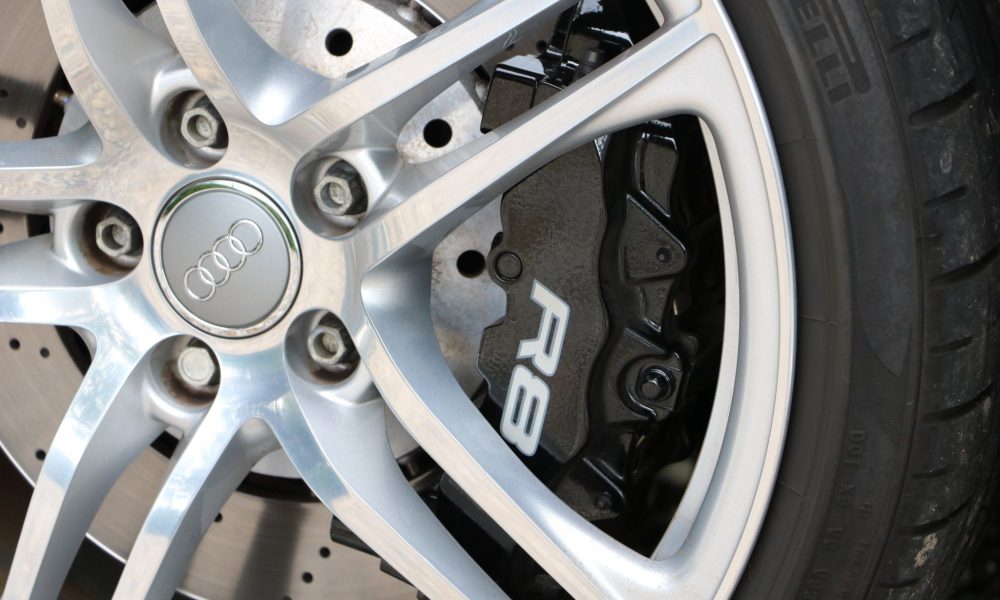 audi-r8-v10-manual-17-2048x1365