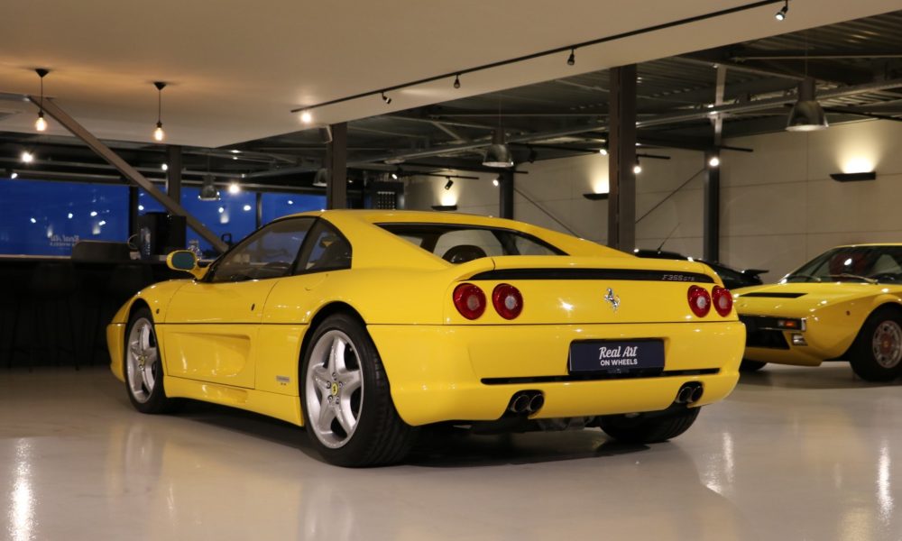 ferrari-355-gts-giallo-modena-4-2048x1366