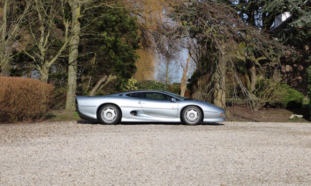 jaguar-xj220-079-2-1-1536x1024