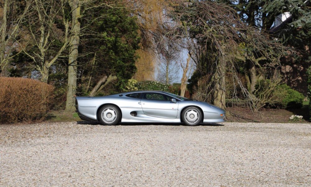jaguar-xj220-079-2-1-1536x1024