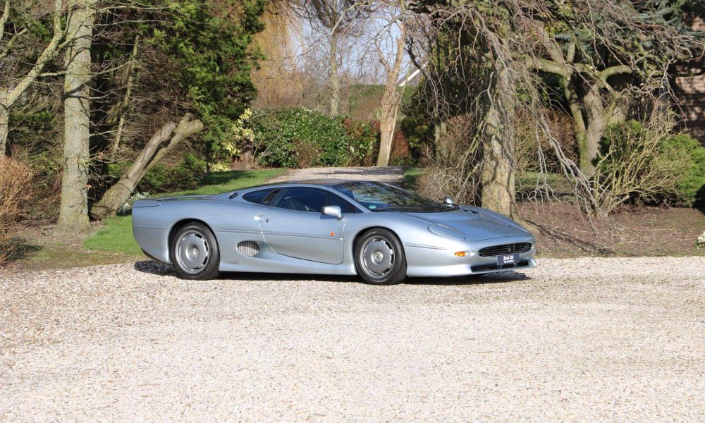jaguar-xj220-079-3