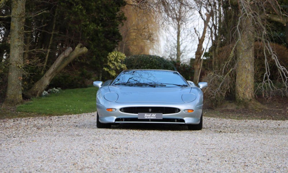 jaguar-xj220-079-5