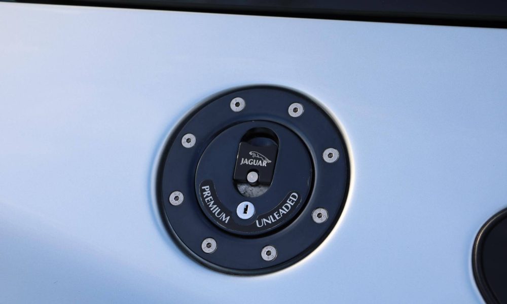 jaguar-xj220-123-11-2