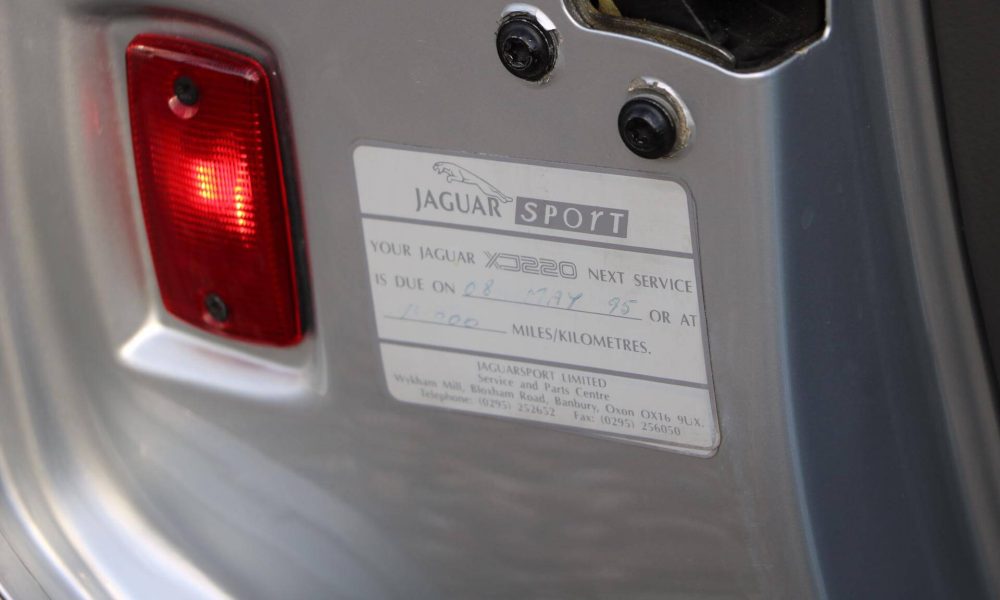 jaguar-xj220-123-16-2