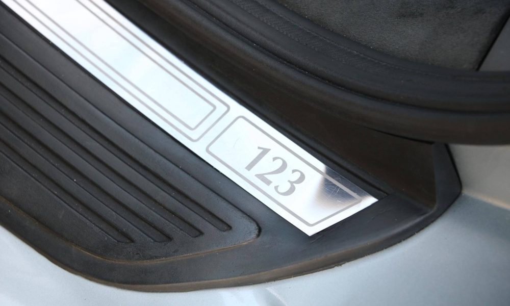 jaguar-xj220-123-19-2