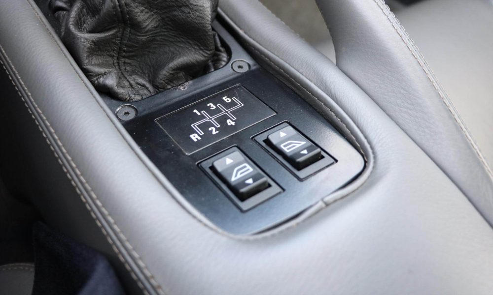 jaguar-xj220-123-30-2