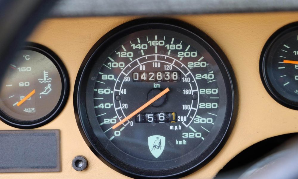 lamborghini-countach-5000-qv-33