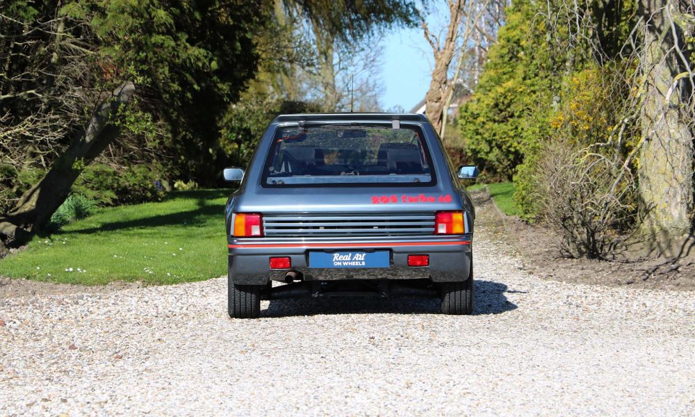 peugeot-205-turbo-1