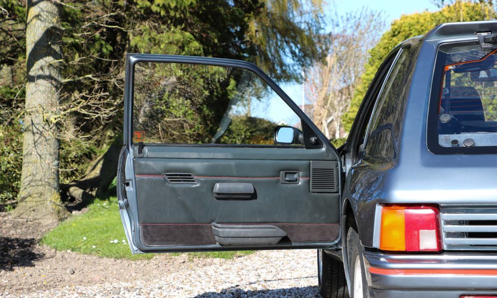 peugeot-205-turbo-4