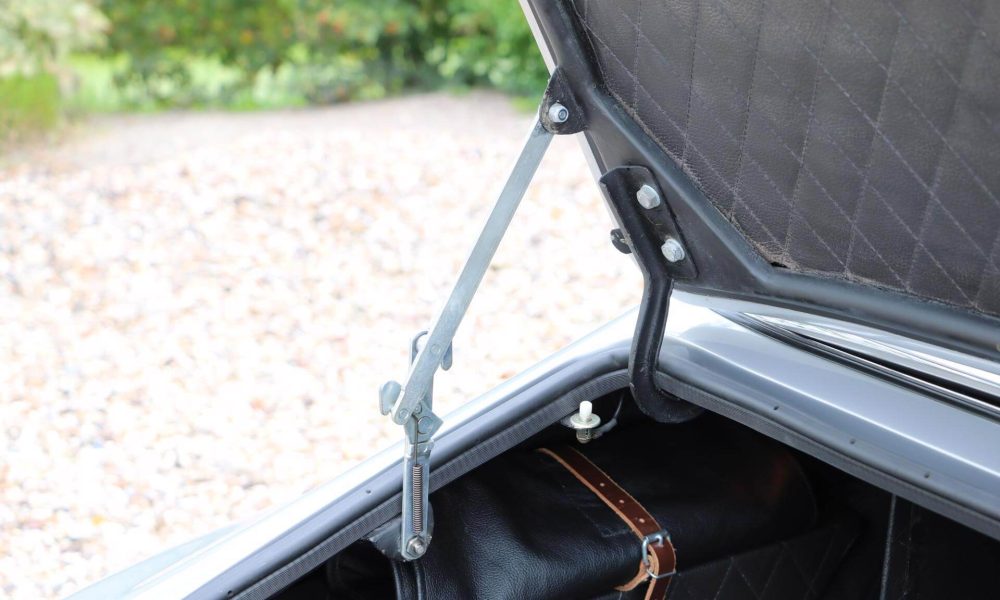 real-art-on-wheels-1965-asa-1000gt-36