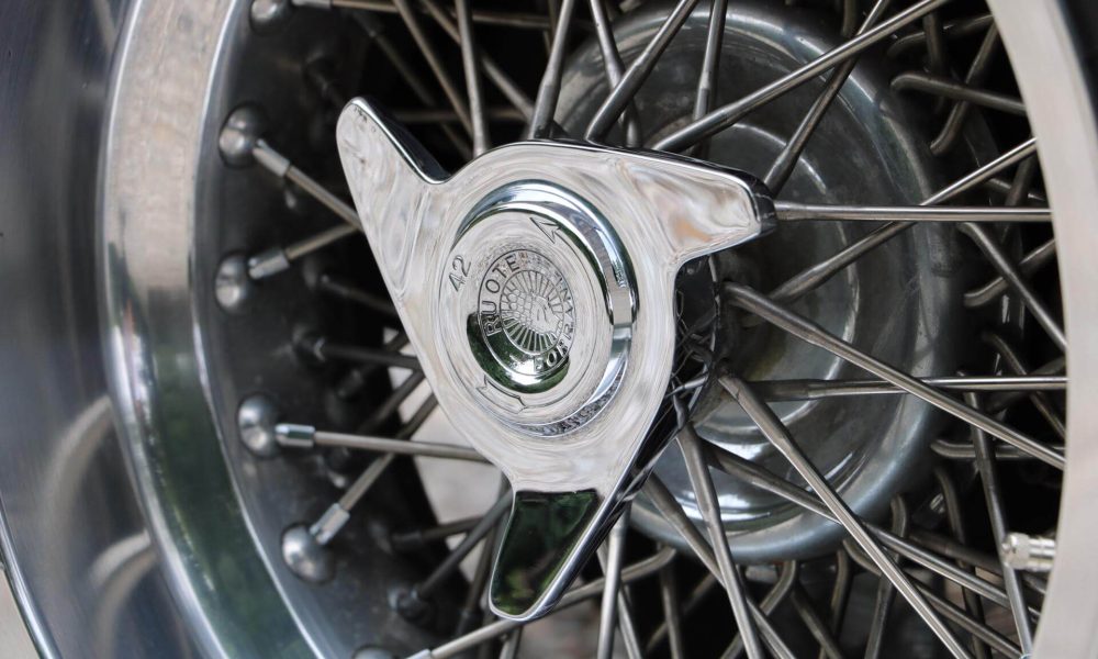 real-art-on-wheels-ferrari-330-gt-14