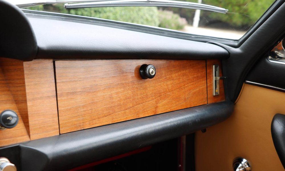 real-art-on-wheels-ferrari-330-gt-29