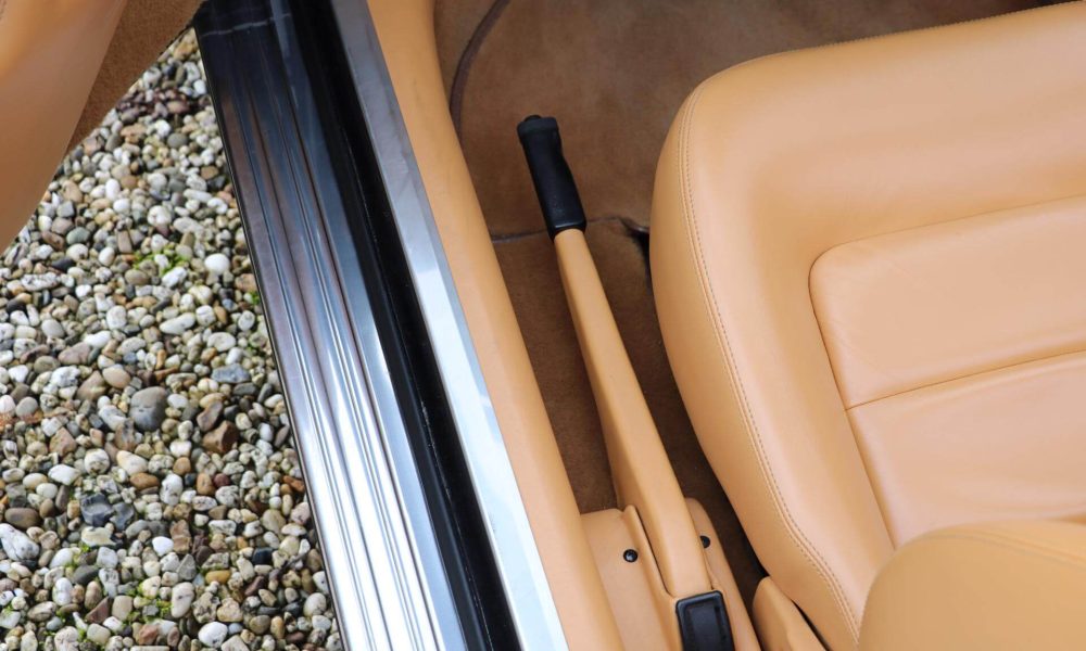 real-art-on-wheels-ferrari-mondial-t-cabriolet-34