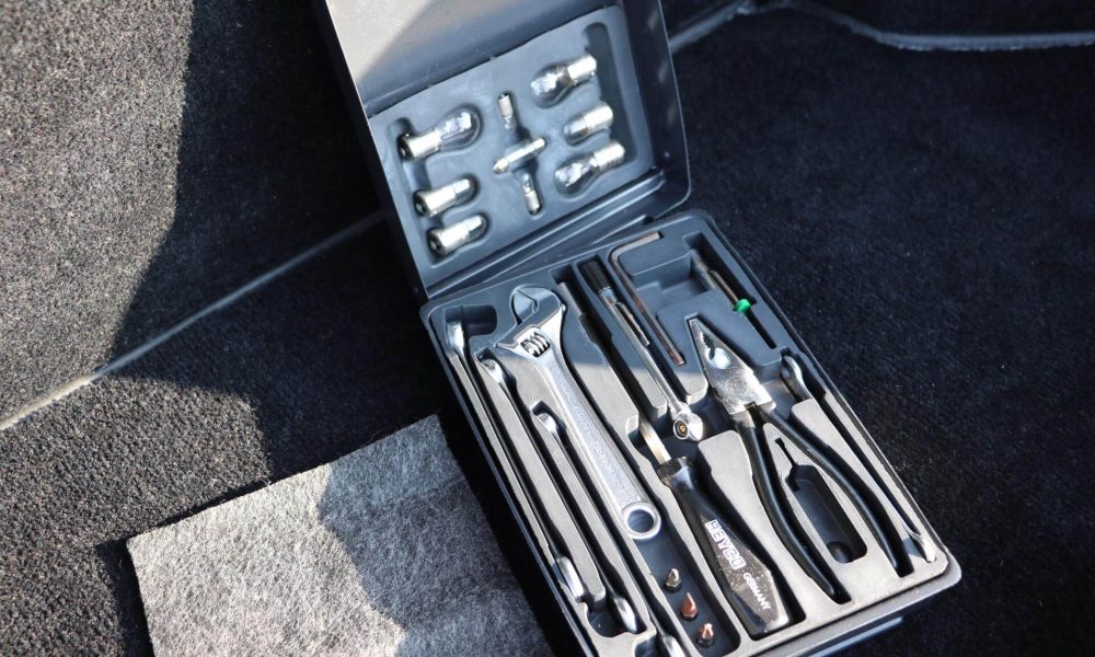 reala-art-on-wheels-bentley-azure-widebody-23