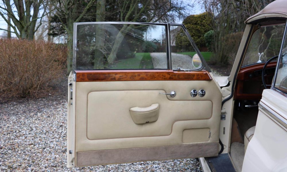 rolls-royce-silver-cloud-dhc-8